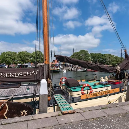 Bateau-hôtel De Vriendschap
